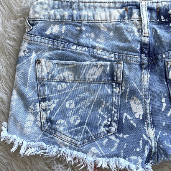 Free People Shibori Cuttoff Jean Shorts - Picture 11 of 12